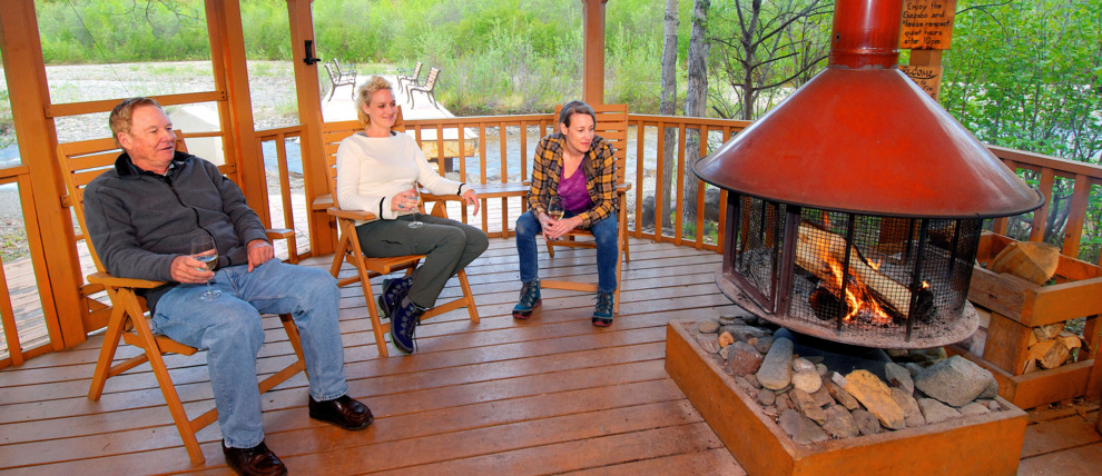 Several gazebos to relax in are located riverside. Several gazebos to relax in are located riverside.