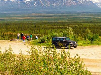 One of the many scenic outlooks on the Denali Highway.