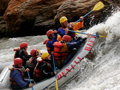 Splash through Class III and IV Nenana River rapids on an exhilarating whitewater raft trip. Splash through Class III and IV Nenana River rapids on an exhilarating whitewater raft trip.