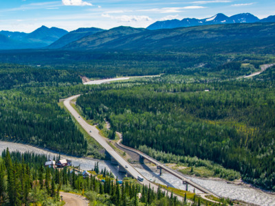 Overlook of the Nenana River and Alaska Range.