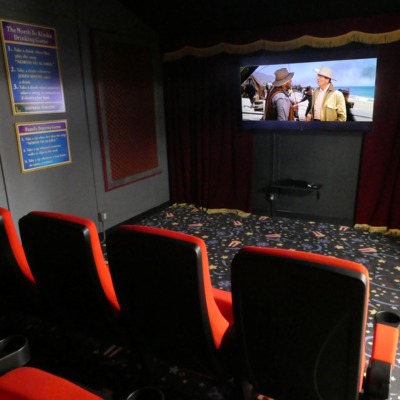 Pike's Waterfront Lodge has many activities to enjoy on-site.