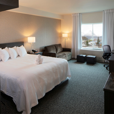 King room at Totem Hotel and Suites.