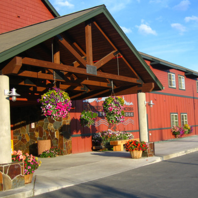 Welcoming entrance to Copper River Princess Lodge.