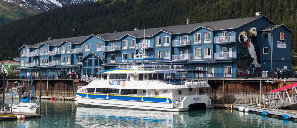 Take a cruise directly from the deck of the Harbor 360. Take a cruise directly from the deck of the Harbor 360.