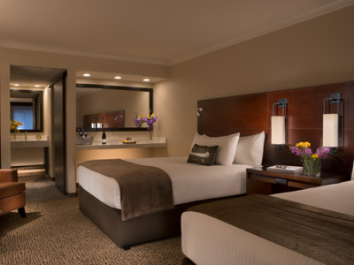 Standard queen room at the Lakefront Anchorage Hotel. Standard queen room at the Lakefront Anchorage Hotel.