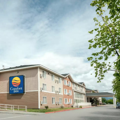 Stay in a popular Anchorage hotel an easy walk from the downtown train depot.