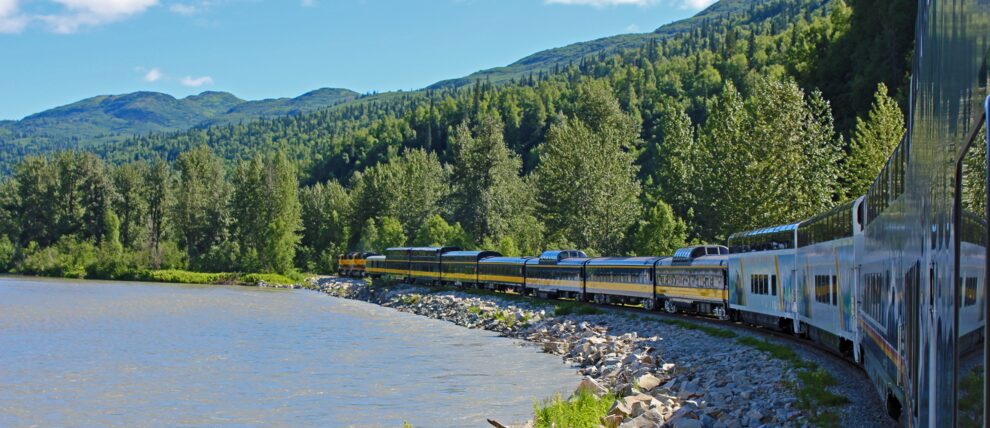 Wilderness Express travelling north from Anchorage. Wilderness Express travelling north from Anchorage.