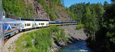 Wilderness Express travelling along the canyon.