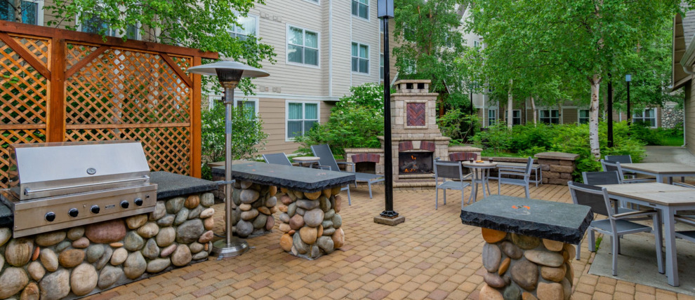 Each guest has access to the outdoor barbeque. Each guest has access to the outdoor barbeque.