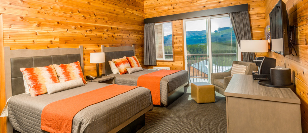 Deluxe rooms at the Denali Bluffs Hotel. Deluxe rooms at the Denali Bluffs Hotel.