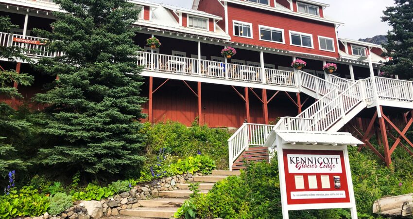 Welcoming entrance to the Kennicott Glacier Lodge.