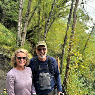 The couple who hikes together stays together!
