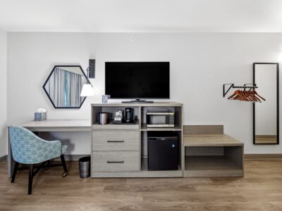 Room amenities at the Grand Denali Lodge.