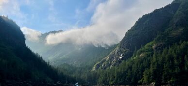 Stunning coastal landscape on a kayak tour in Resurrection Bay.